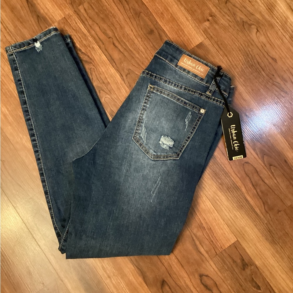 URBAN CHIC DENIM DISTRESSED RAW HEM JEANS NWT